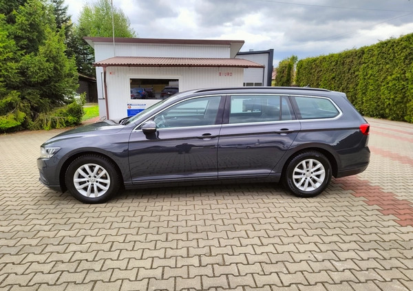 Volkswagen Passat cena 59200 przebieg: 187000, rok produkcji 2019 z Strzelce Opolskie małe 781